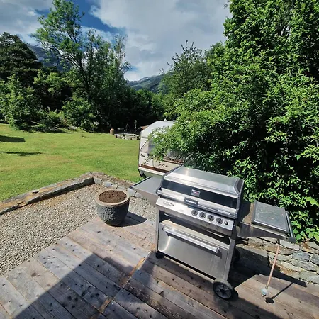 אתר קמפינג Woodmood Leuk