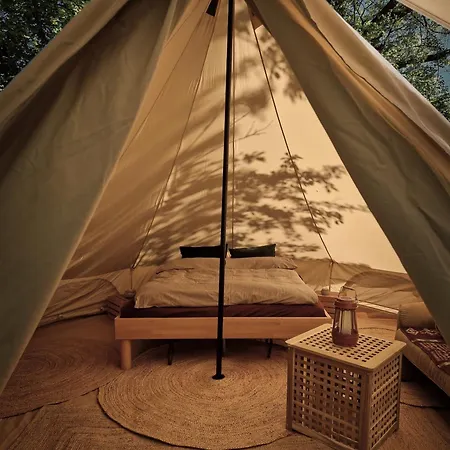 Woodmood אתר קמפינג Leuk