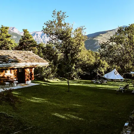 אתר קמפינג Woodmood Leuk