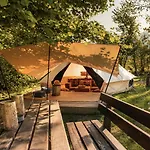 Woodmood Camping *